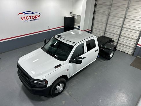 Used 2024 RAM 3500 Tradesman w/ Electrical Accessory Group image 16