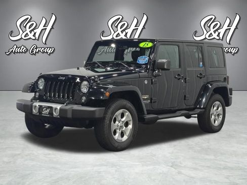 Used 2015 Jeep Wrangler Unlimited Sahara AWD/4WD image 16