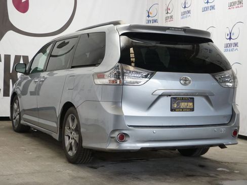 Used 2014 Toyota Sienna SE image 4