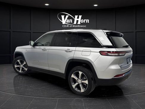 Used 2022 Jeep Grand Cherokee Limited 4xe image 2