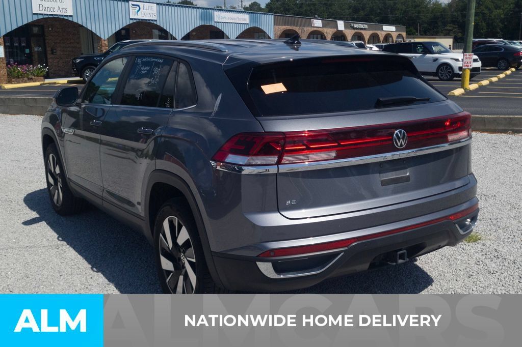 Used 2025 Volkswagen Atlas Cross Sport SE FWD image 4