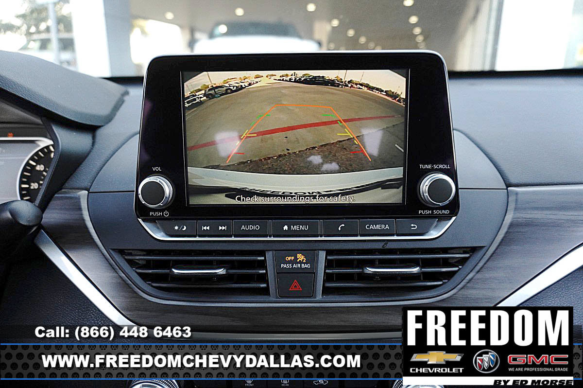 Used 2025 Nissan Altima 2.5 SV FWD image 5