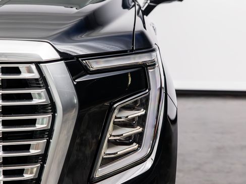 Used 2025 GMC Yukon Denali AWD/4WD image 5