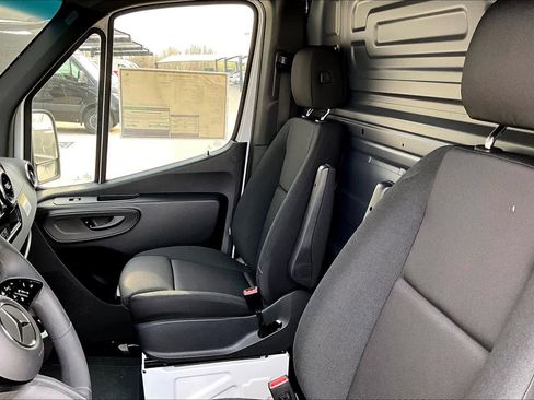 New 2025 Mercedes-Benz Sprinter 2500 image 17