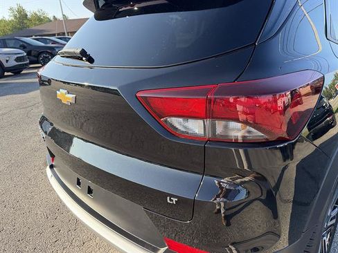 Used 2023 Chevrolet TrailBlazer LT FWD image 18
