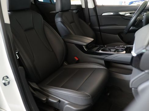 Used 2025 Buick Envision Preferred image 36