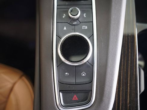 Used 2021 Cadillac Escalade Premium Luxury AWD/4WD image 23