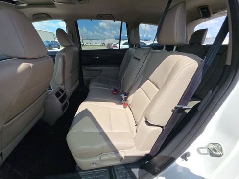 Used 2017 Honda Pilot Touring image 11