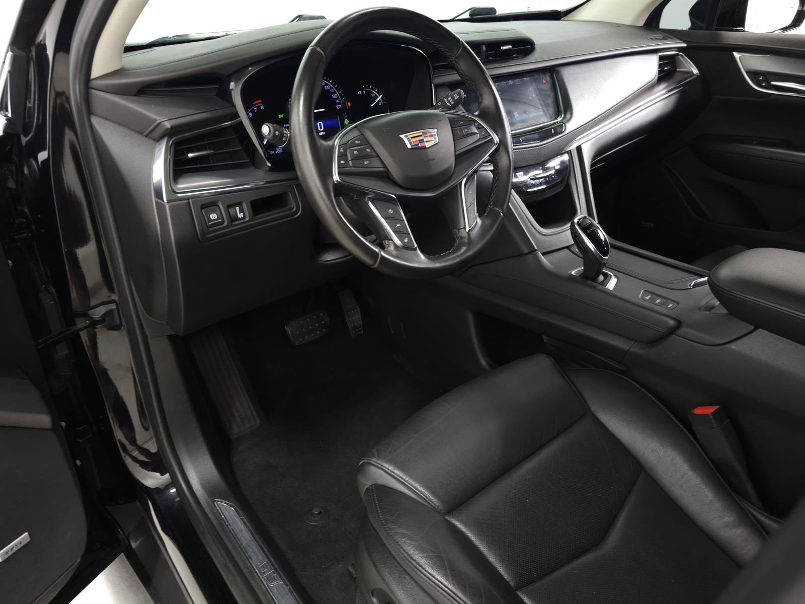 Used 2019 Cadillac XT5 Luxury AWD/4WD image 16