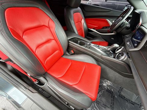 Used 2022 Chevrolet Camaro LT w/ Technology Package image 13