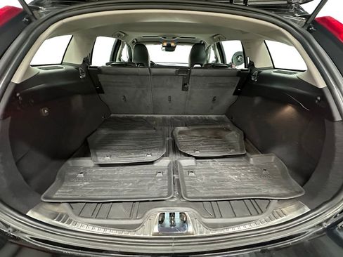 Used 2017 Volvo V60 T5 Platinum w/ Climate Package image 14