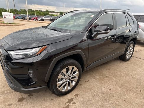 Used 2024 Toyota RAV4 XLE Premium image 3