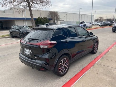 Used 2021 Nissan Kicks SV image 7