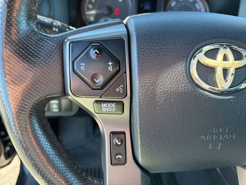 Used 2020 Toyota Tacoma TRD Off-Road AWD/4WD image 46