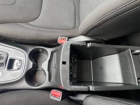 Used 2020 Jeep Cherokee Latitude image 16