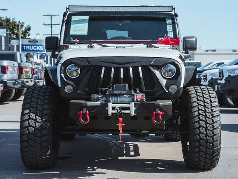 Used 2012 Jeep Wrangler Sahara image 6