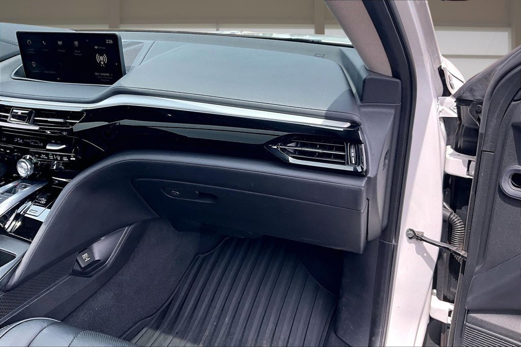 Used 2023 Acura MDX w/ Technology Package FWD image 16