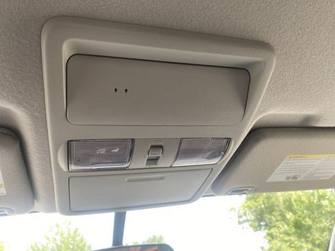 Used 2017 Nissan Frontier SV AWD/4WD image 35
