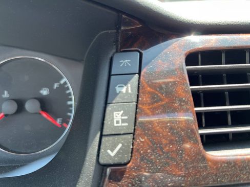 Used 2014 Chevrolet Impala LT w/ LT Sunroof Package FWD image 26