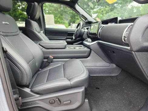 New 2026 Ford Expedition Max Platinum w/ Stealth Appearance Package AWD/4WD image 11