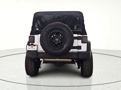 Used 2018 Jeep Wrangler Unlimited Sport S image 8