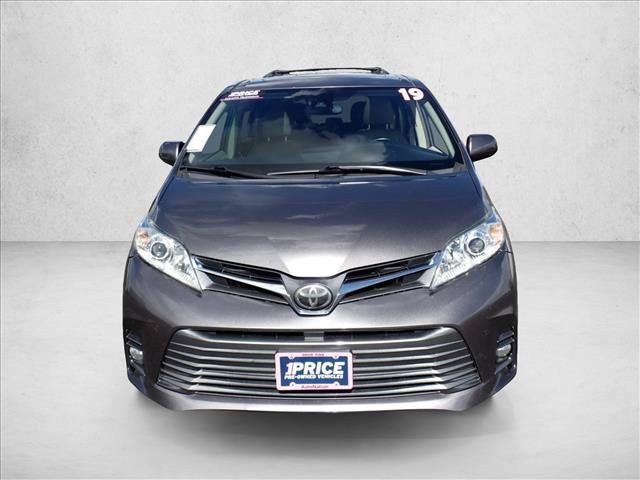 Used 2019 Toyota Sienna XLE Premium AWD/4WD image 3