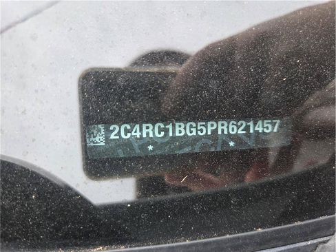 Used 2023 Chrysler Pacifica Touring-L FWD image 20