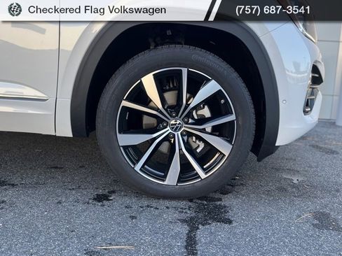 New 2026 Volkswagen Atlas Cross Sport SEL Premium R-Line image 4