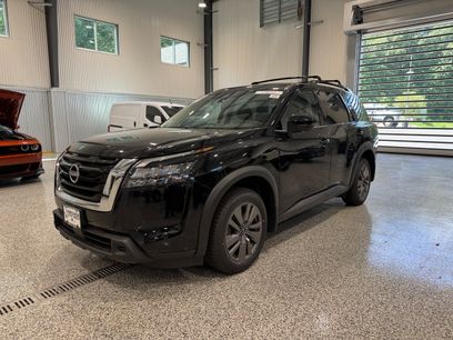 Used 2024 Nissan Pathfinder SV w/ SV Premium Package