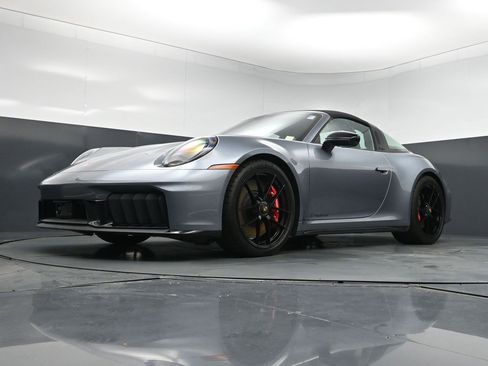 Certified 2026 Porsche 911 Targa 4 GTS w/ Premium Package AWD/4WD image 23