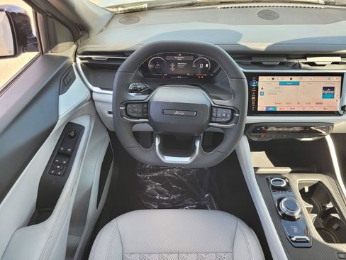 New 2026 Jeep Cherokee Overland image 5