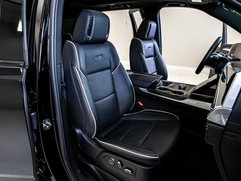 Used 2026 Cadillac Escalade Sport w/ Touring Package AWD/4WD image 38