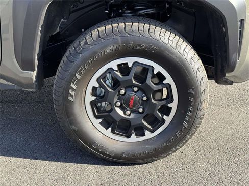Used 2025 Toyota Tacoma TRD Off-Road image 26