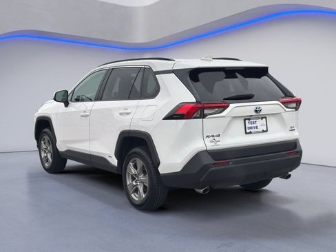 Used 2023 Toyota RAV4 XLE AWD/4WD image 3