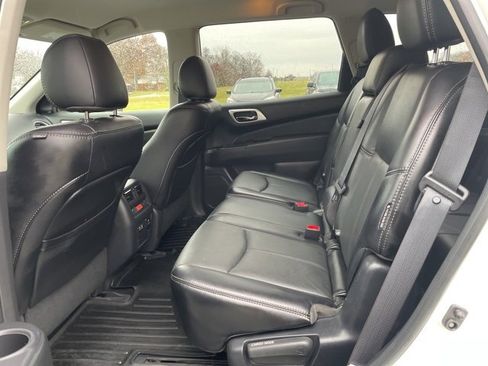 Used 2020 Nissan Pathfinder SL image 9