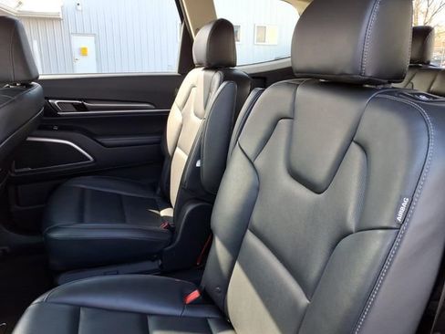 Used 2025 Kia Telluride S AWD/4WD image 18