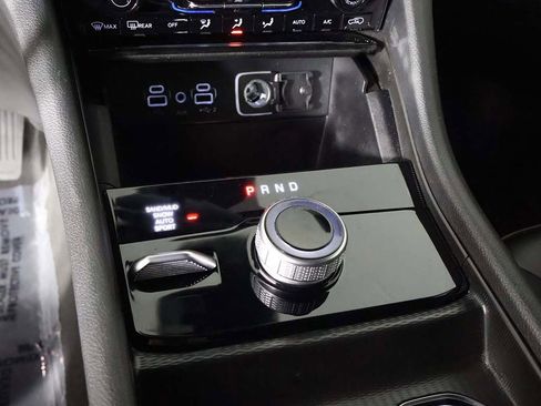 Used 2024 Jeep Grand Cherokee Limited image 48