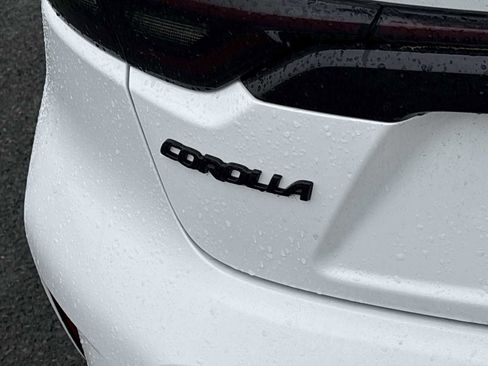 Used 2025 Toyota Corolla XSE FWD image 15