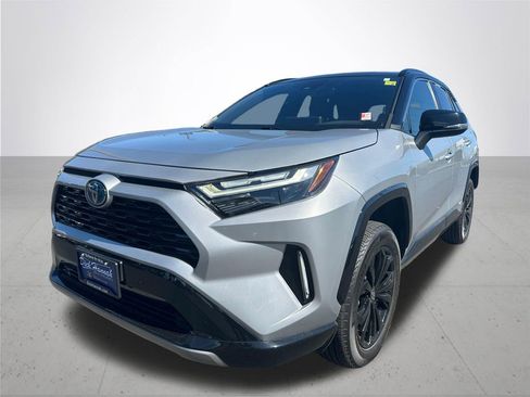 Used 2024 Toyota RAV4 XSE AWD/4WD image 2