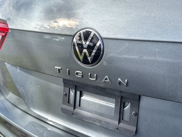 Used 2023 Volkswagen Tiguan SE FWD image 14