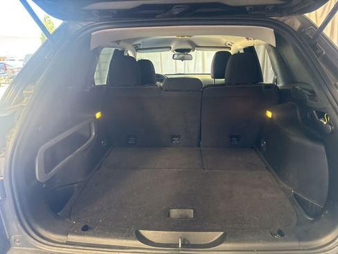 Used 2015 Jeep Cherokee Latitude w/ Trailer Tow Group FWD image 15