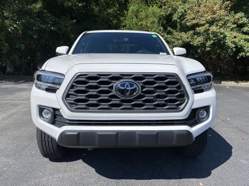 Used 2022 Toyota Tacoma TRD Off-Road AWD/4WD image 3