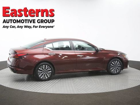 Used 2024 Nissan Altima 2.5 SV FWD image 33