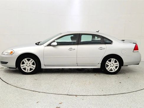 Used 2012 Chevrolet Impala LT w/ LT Sunroof Package FWD image 4