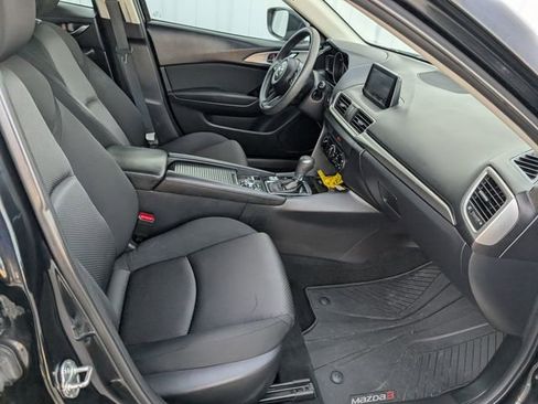Used 2018 MAZDA MAZDA3 Sport image 27