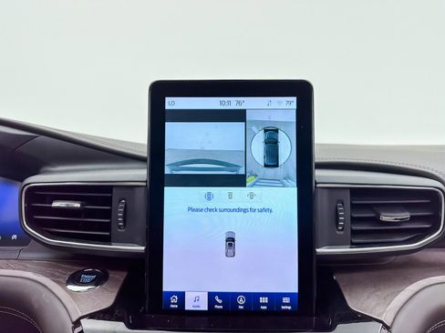 Used 2023 Ford Explorer Platinum w/ Technology Package image 6