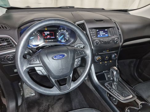 Used 2017 Ford Edge SE w/ Cargo Accessory Package FWD image 11