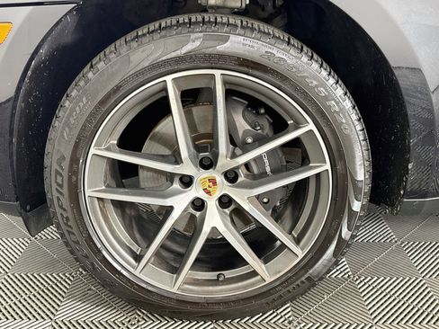 Used 2023 Porsche Macan AWD/4WD image 35
