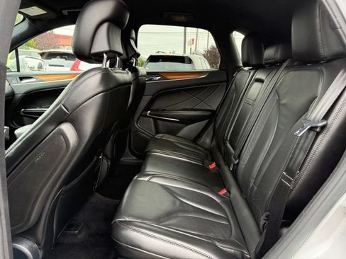 Used 2017 Lincoln MKC Select w/ Select Plus Package AWD/4WD image 16