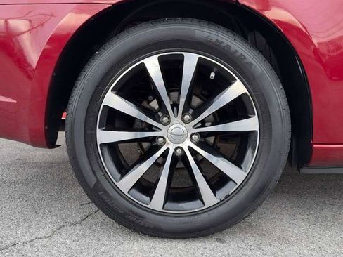Used 2014 Chrysler 200 Limited w/ Sun/Sound Group image 4